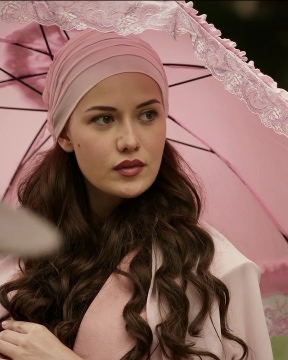 Kızlarda en sevdiğiniz saç modeli hangisi ?