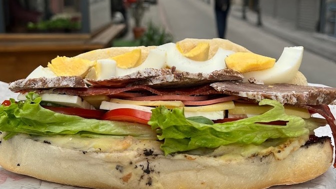 Hamburger ve pizzayı sevdiğiniz gibi son zamanlarda popüler olan soğuk sandviçide seviyor musunuz?