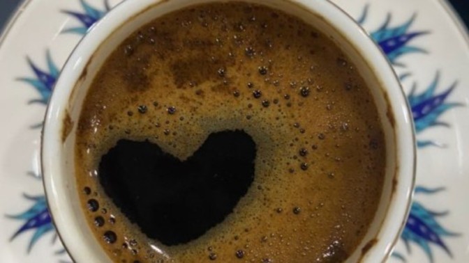 Sabahları ayılmak için kahve içer misiniz?