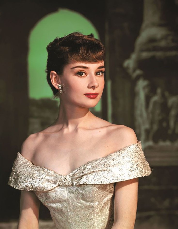 Audery Hepburn mu güzel yoksa Grace Kelly mi?
