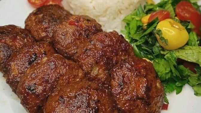 Köfte yanına pilav mı yoksa makarna mı yakışıyor?
