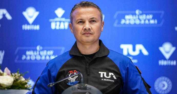 Türkiye’nin ilk astronotu, Alper Gezeravcı’nın da yer aldığı uzay yolculuğu yarına ertelendi! Bu yolculukta olmak ister miydiniz?