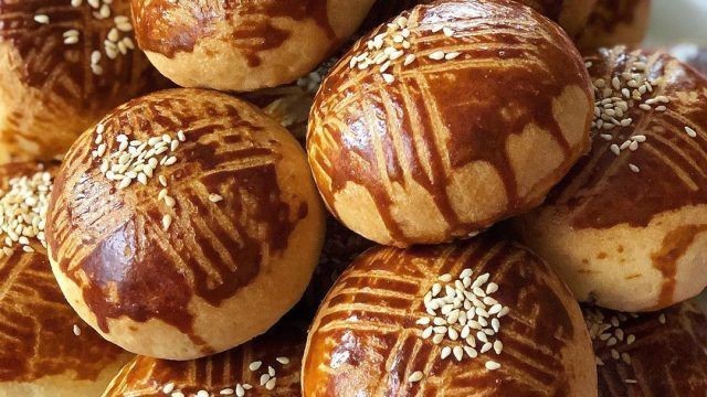 Yiyeceğiniz/ yapacağınız poğaçaların çörekotu ve susamla süslenmiş olmalarına dikkat eder misiniz her zaman?