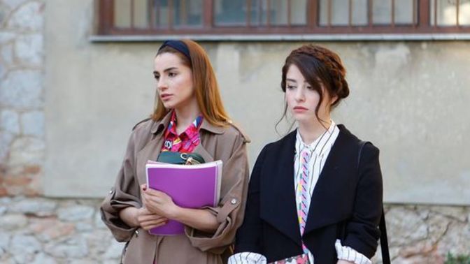 Estetik yaptırmayan kız demode midir?