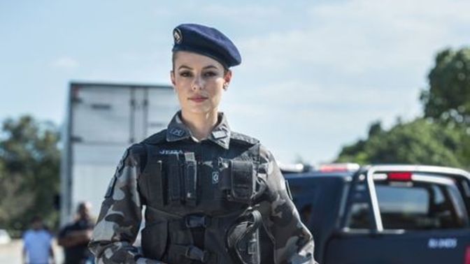24 yaşındayım polislik sınavına girsem geç mi olur?