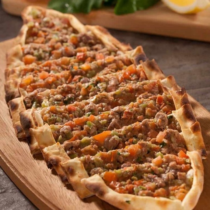 Pide mi yoksa lahmacun mu?