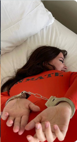 Sekste el ve kolların bağlanması normal mi?