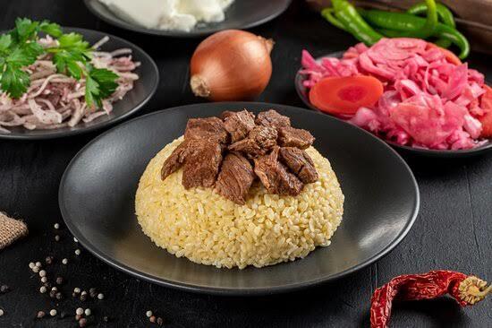 Bulgur pilavının yanında en çok tavuk mu, et mi seversiniz ?