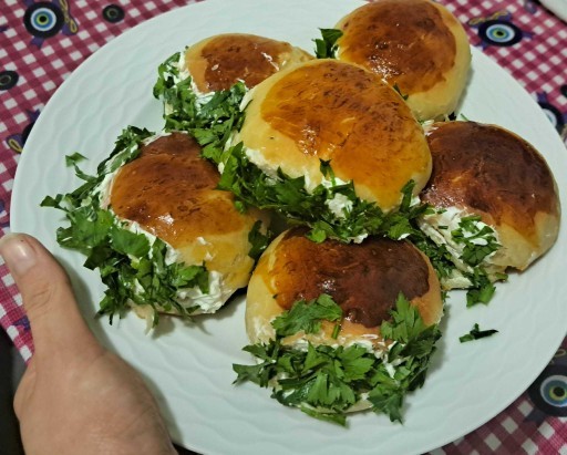 Sakallı poğaça yaptım, sizce nasıl görünüyor?