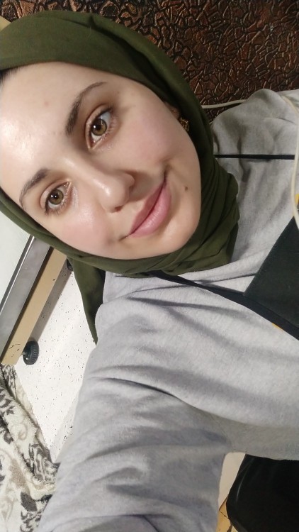 Arkadaşım bana çirkinsin dedi efektsiz makyajsız halime çirkin miyim gerçekten ve yüzümde ne gibi değişiklikler yapmalıyım?