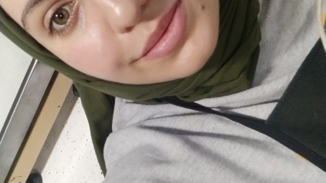 Arkadaşım bana çirkinsin dedi efektsiz makyajsız halime çirkin miyim gerçekten ve yüzümde ne gibi değişiklikler yapmalıyım?