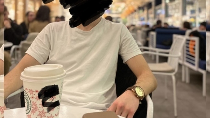 Fotoyu çeken kişi kız mıdır sizce yoksa erkek arkadaşı olabilir mi?