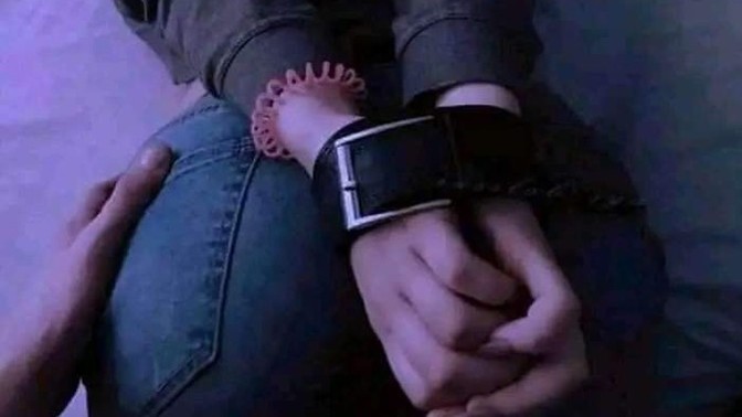 Cinsellikte ellerin bağlanması saçma bir fantezi midir?