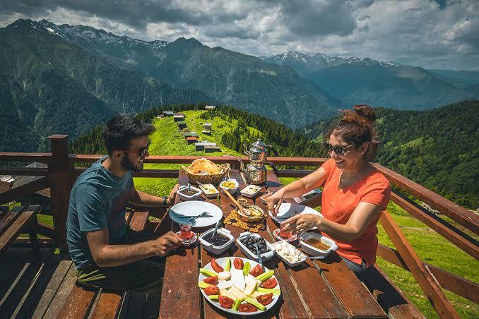 Pazar kahvaltılarını nerede yapmak seni daha çok tatmin eder?