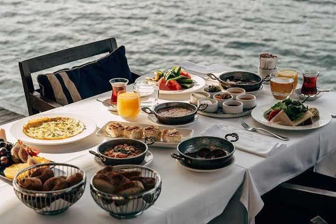 Pazar kahvaltılarını nerede yapmak seni daha çok tatmin eder?