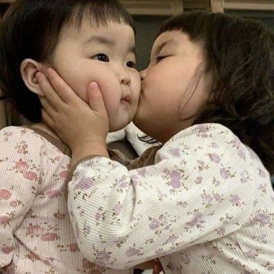 Bugün 21 Ocak Dünya Sarılma Günü! Sarılmak istediğiniz biri var mı?