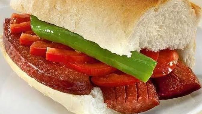 Sucuk ekmek mi köfte ekmek mi?