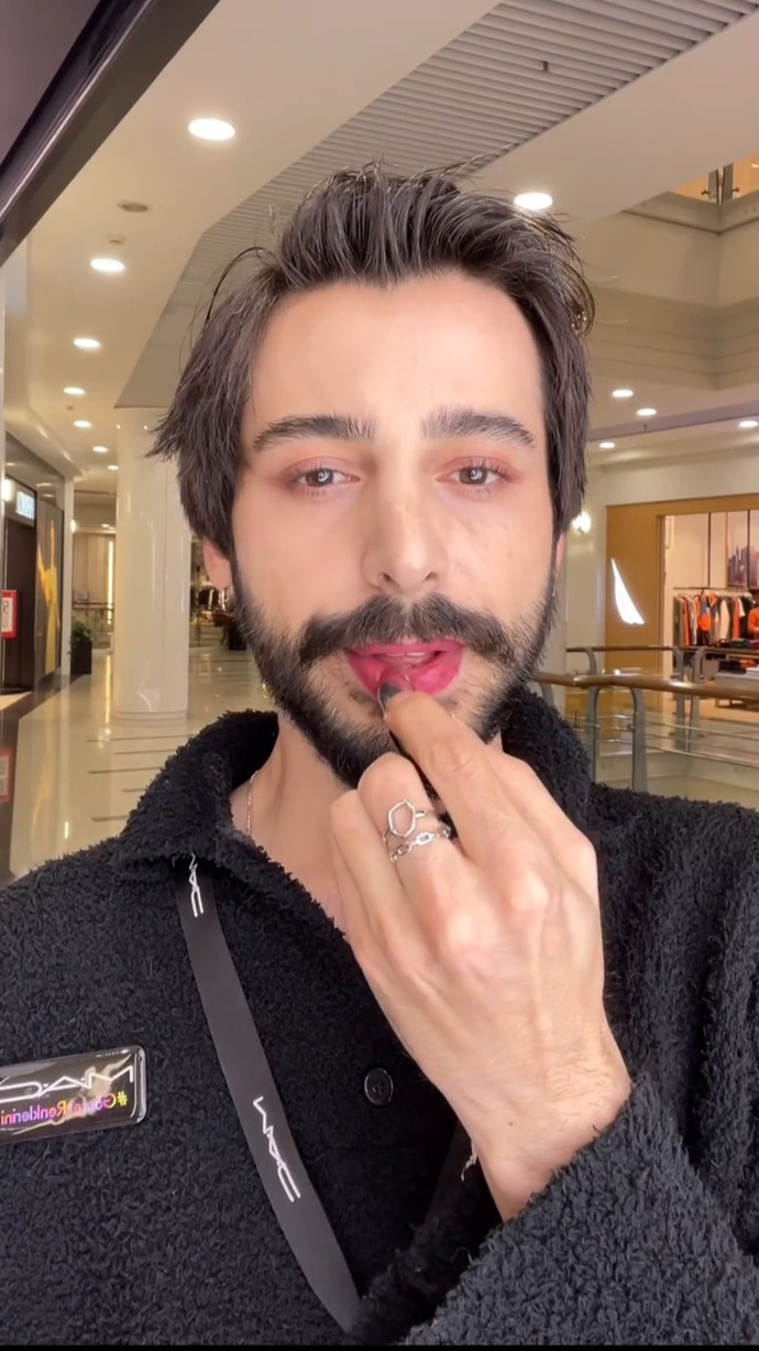 Böyle bir adamla kim evlenmek ister Allah aşkına?