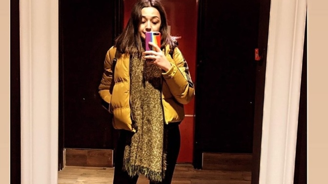 Gecenin şu saatinde hava almaya çıkıyorum, kombinim nasıl olmuş sizce?