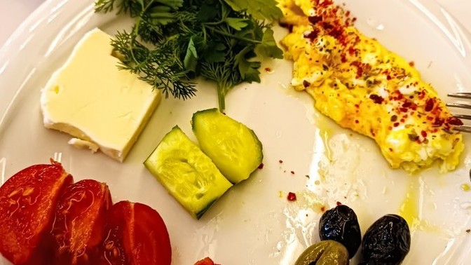 Güzel bir kahvaltı tabağında olmazsa olmalarınız nelerdir?