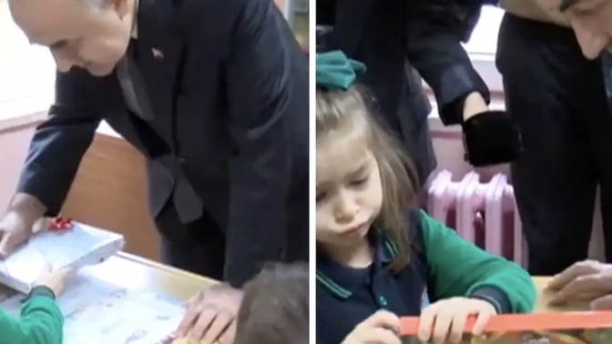 Valinin karne hediyesini beğenmeyen minik kız sosyal medyada gündem oldu! Sizce nasıl bir hediye minik kızı memnun ederdi?
