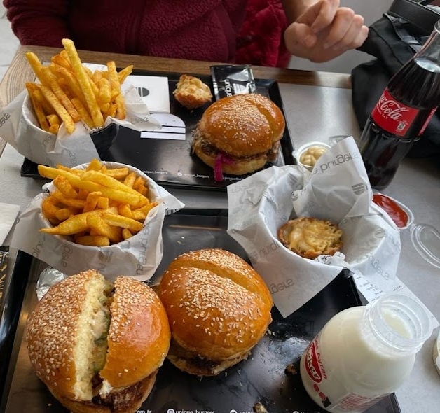 Seni kendine bağımlı yapan bir fastfood var mı?