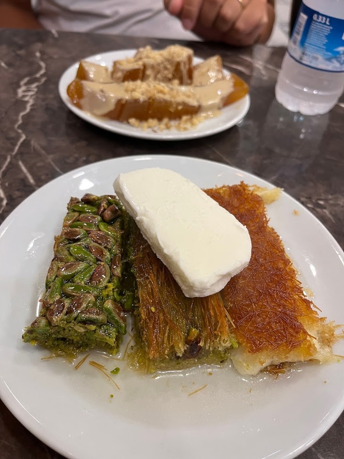 Tatlı kuru kuru pek gitmiyor! Senin tatlı keyfini zirveye çıkaran favori içeceğin hangisi?