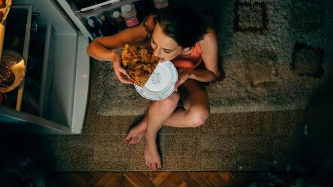 Kilo almayacağını bilseydin, gece mutfağa giriş yapınca ilk yapışacağın yemek ne olurdu?