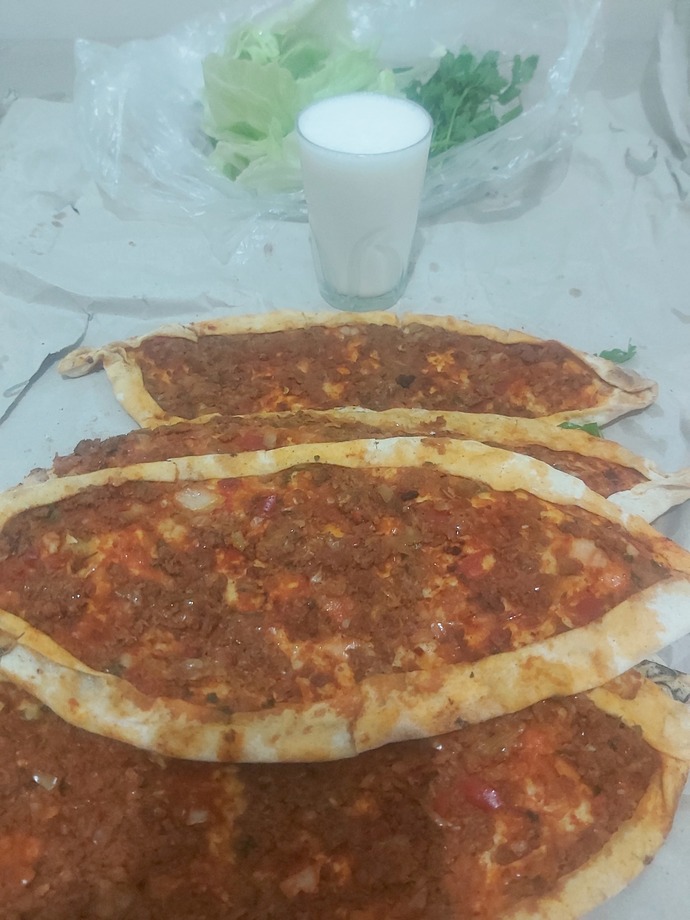Bu saatte lahmacun yenir mi?