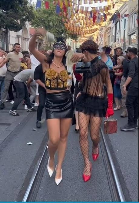 Erkekler de onlyfans açsa kadinlar kadar para kazanabilir mi?