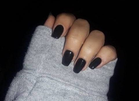 Siyah oje mi yoksa beyaz oje mi?