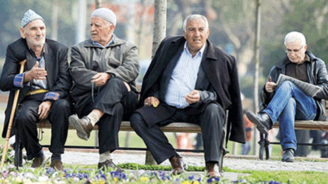 Emekliye ek zam yüzde 49,25’e yükseldi! Emeklilerin rahat geçinmesi için ek zam yeterli olur mu?