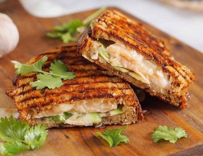 Tost mu yoksa sandviç mi?