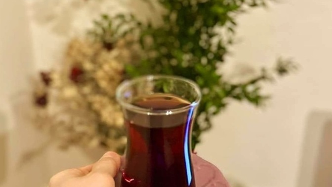 Sana Göre Çay mı Soğudu , Yoksa Çay içtiklerimiz mi Soğudu?