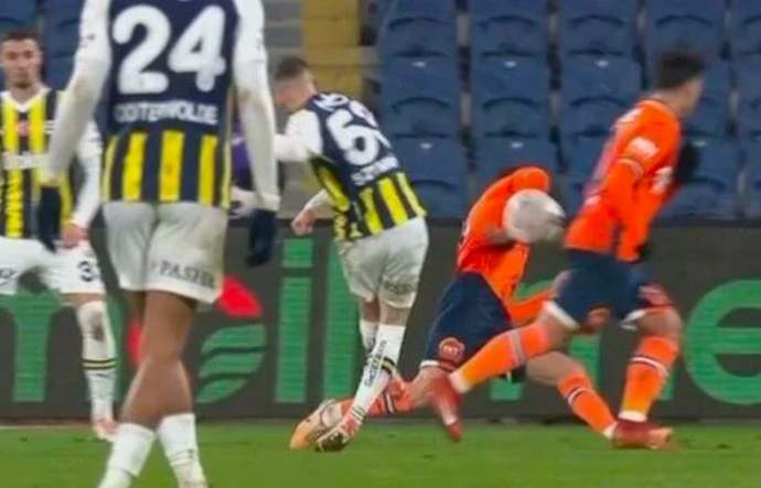 Başakşehir 0 - Fenerbahçe 1... Sarı lacivertliler penaltı jokeriyle kazandı! Maçı nasıl buldunuz?