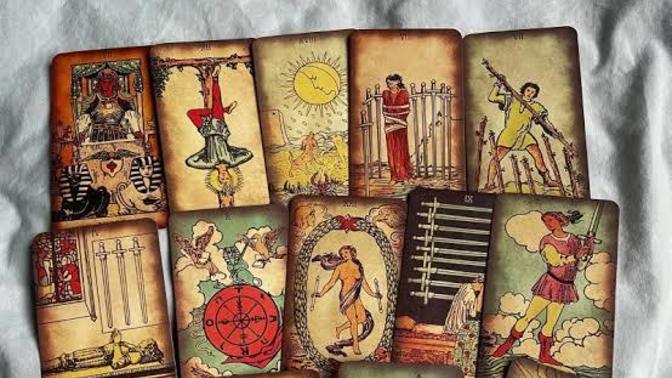 Bu kadınlardaki tarot falı aşkı neden var?