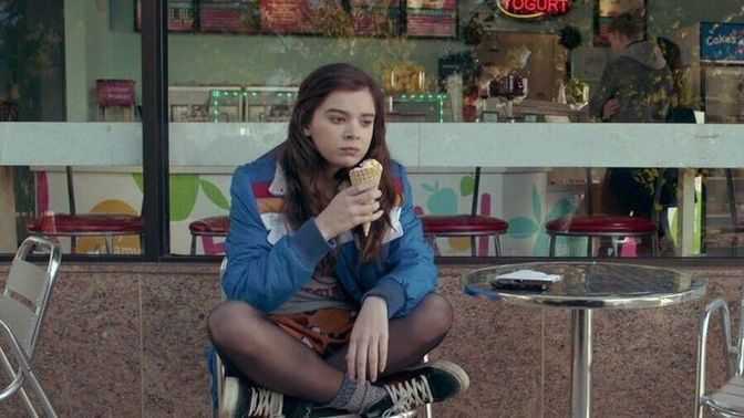 Asgari ücret alırken mutsuzdum, şimdi daha da fazlasını alıyorum yine mutsuzum. Genel olarak bir mutsuzluk var değil mi?