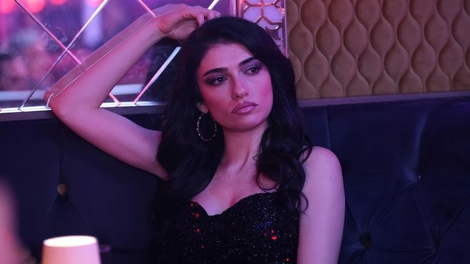 Bugün Hazar Ergüçlü'nün oynadığı İnci Taneleri dizisinin ilk günü! İzleyecek misiniz?