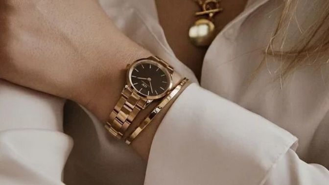 Günlük kullanım için bir saat modeli önerir misiniz?