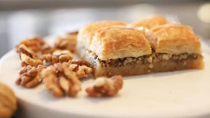 Baklava sizin için cevizli mi, fıstıklı mı olmalı?