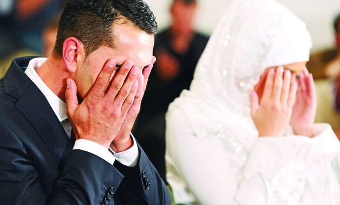 Dini nikah kıyıp yaşadıktan sonra resmi nikah kıymak daha mantıklı mı?