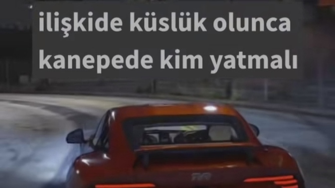İlişkide eşinle/sevgilinle küslük olunca kanepede kim yatmalı?