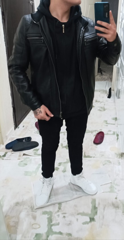 Fermuarlı sweat ile deri çeket uyumlu oluyor mu?