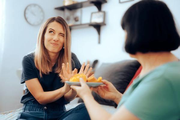 Sevmediğin yemek veya tatlıları zorla yedirmeye çalışanlara verdiğin cevap çoğunlukla hangisi olur?