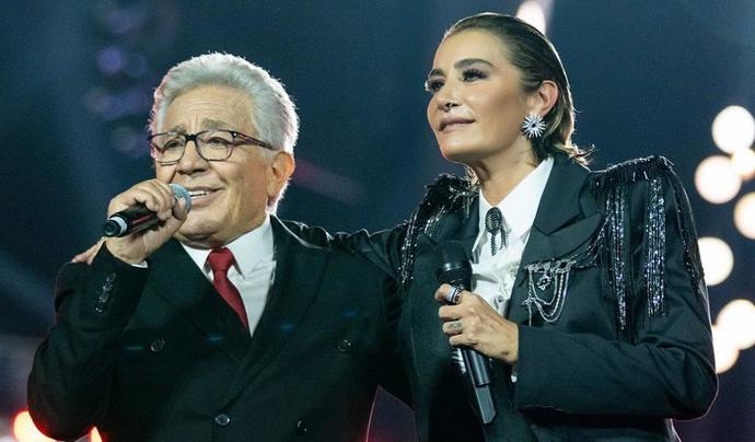 En sevdiğiniz şarkıcının konserine gitseniz, onunla hangi şarkıyı söylemek istersiniz🎙︎?