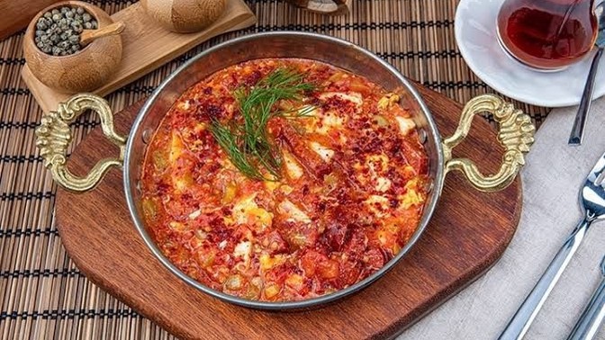 Haftasonu sabah sabah kahvaltısında menemen sever misiniz acılı veya acısız tercihiniz edersiniz?