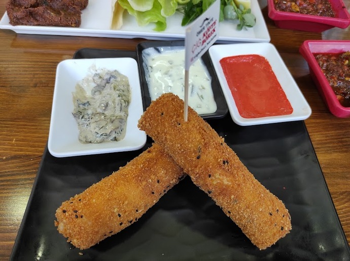 Patatesli veya kıymalı değil, çiğköfteli börek yapılmaya başlandı! Çiğköfteden börek olur mu?