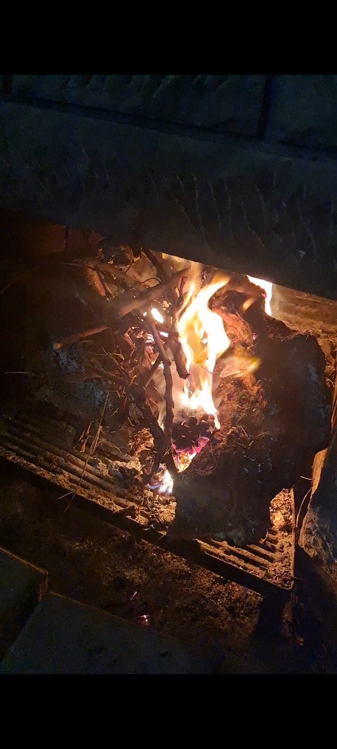 Ateş seni çagrıyoğ 😁