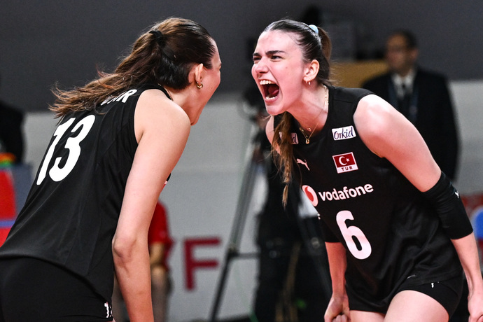 20 Yaş Altı Kadın Voleybol Milli Takımı, namağlup bir şekilde Avrupa Şampiyonası finallerine katılmaya hak kazandı. Tebrikler hazır mı?