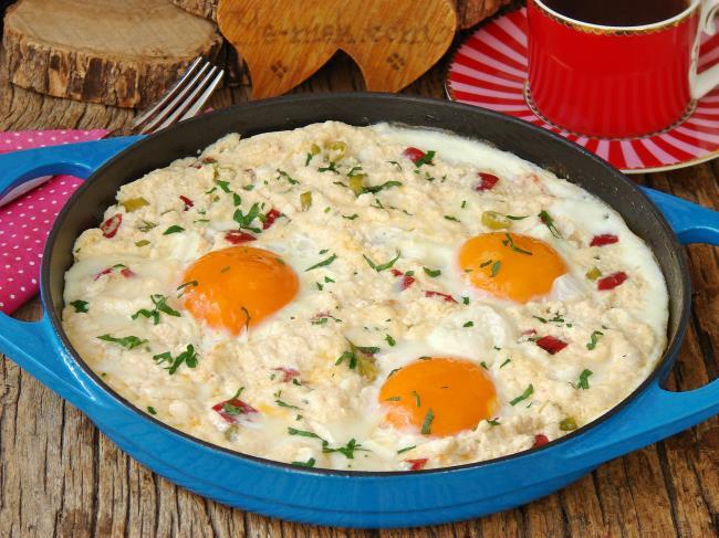 Sabahların vazgeçilmez besini YUMURTA.Bu sabah hangisini yapsam, siz ne tür yumurta yemeyi tercih edersiniz?